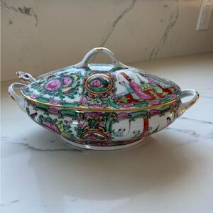 Rose Medallion Soup Tureen